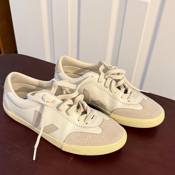 Veja Shoes - Veja Volley Sneakers